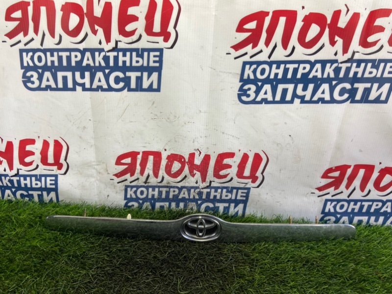 НАКЛАДКА КРЫШКИ БАГАЖНИКА TOYOTA MARK II GX110 1G-FE (б/у)