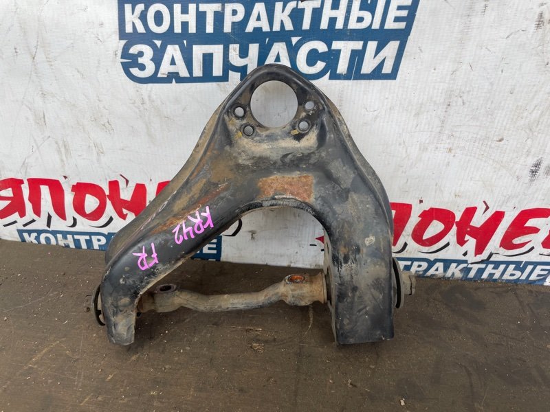 Рычаг верхний TOYOTA TOWN ACE KR42 7K-E передний правый (б/у)