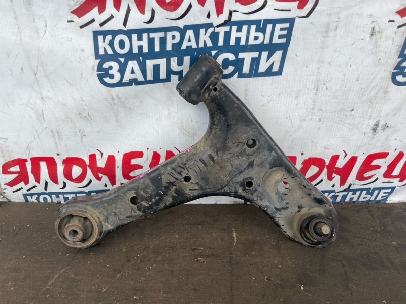 Рычаг нижний TOYOTA LITEACE S402M 3SZ-VE передний правый (б/у)