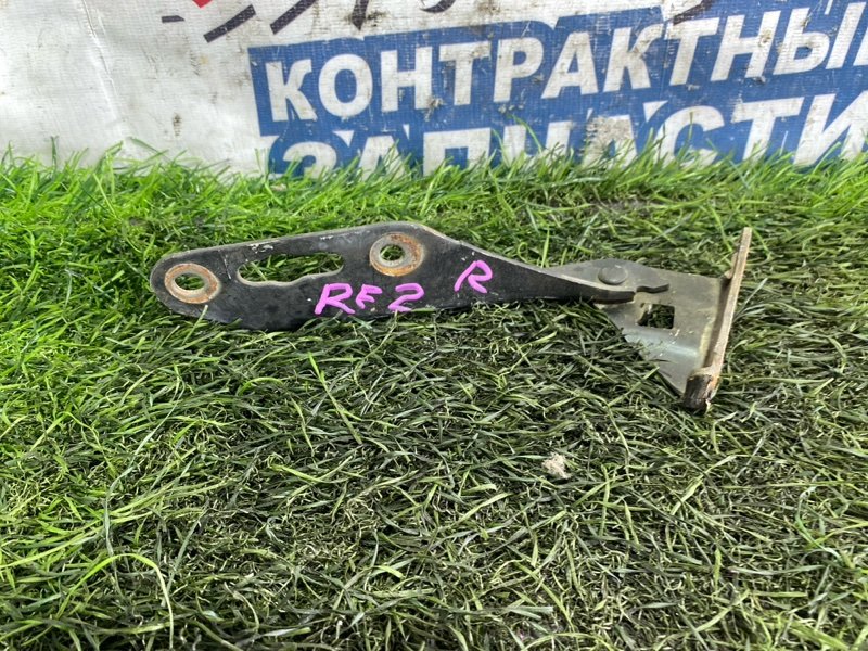 Петля капота HONDA STEPWGN RF2 B20B правая (б/у)