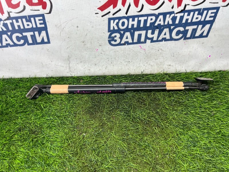 Амортизатор багажника TOYOTA PRIUS NHW20 1NZ-FXE (б/у)