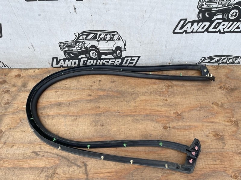 Уплотнительная резинка багажника TOYOTA LAND CRUISER UZJ100 2UZ-FE (б/у)