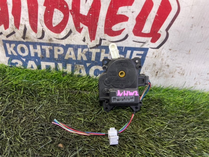Сервопривод заслонок печки TOYOTA PRIUS NHW20 1NZ-FXE (б/у)