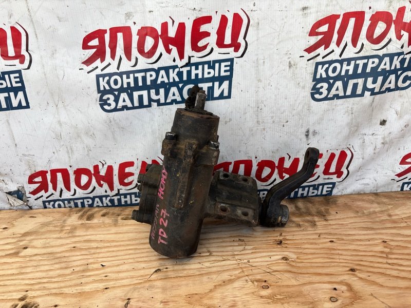 Рулевой редуктор угловой NISSAN CARAVAN E24 TD27 (б/у)