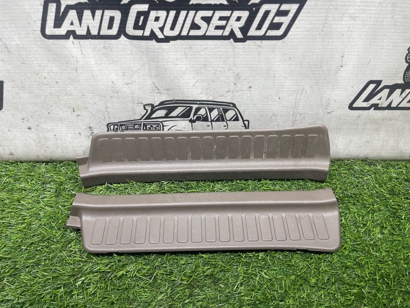 Накладка на порог TOYOTA LAND CRUISER FZJ80 1FZ-FE задняя (б/у)