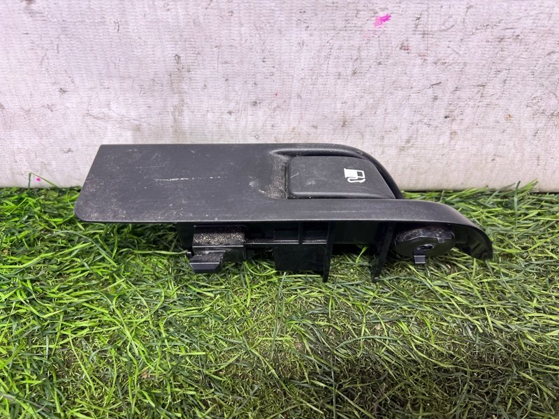 Ручка открывания бензобака TOYOTA VITZ NCP95 2NZ-FE (б/у)