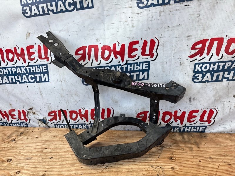 Планка радиатора NISSAN FUGA GY50 VK45DE передняя правая (б/у)