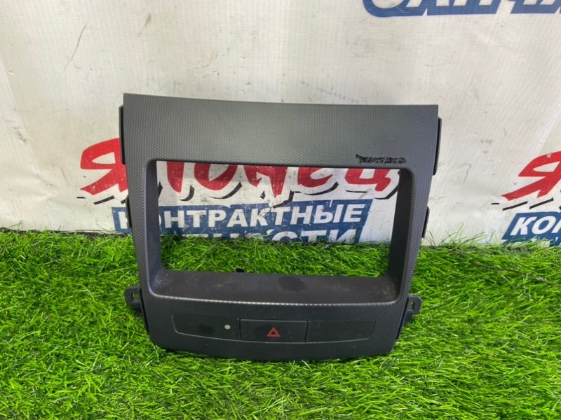 Консоль магнитофона MITSUBISHI OUTLANDER CW5W 4B12 (б/у)