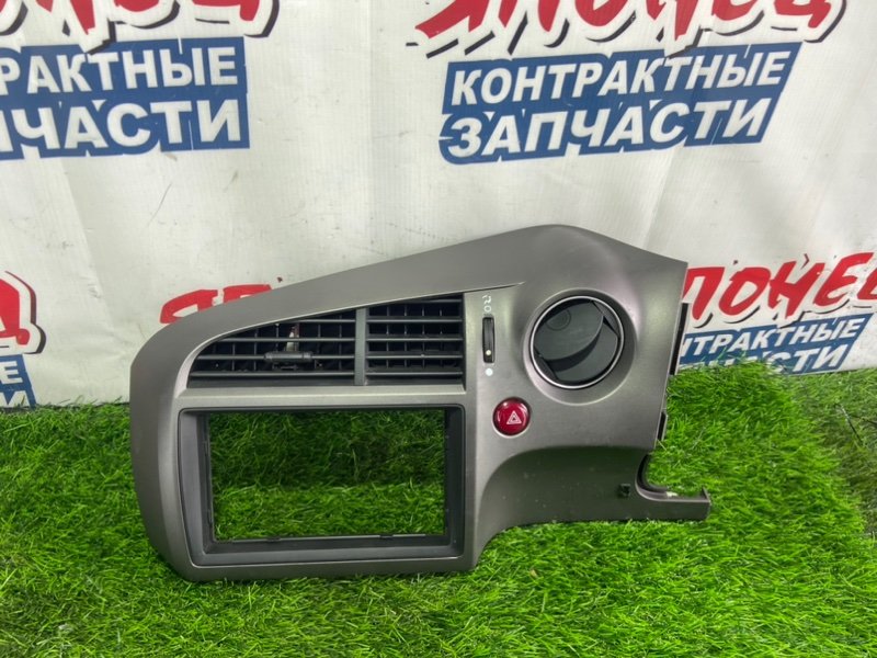 Консоль магнитофона HONDA STREAM RN6 R18A (б/у)