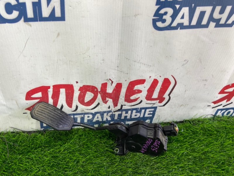 Педаль газа TOYOTA WISH ZGE25 2ZR-FAE (б/у)
