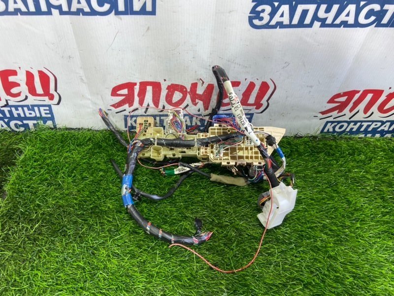 Блок предохранителей салона TOYOTA SPRINTER CARIB AE114 4A-FE (б/у)