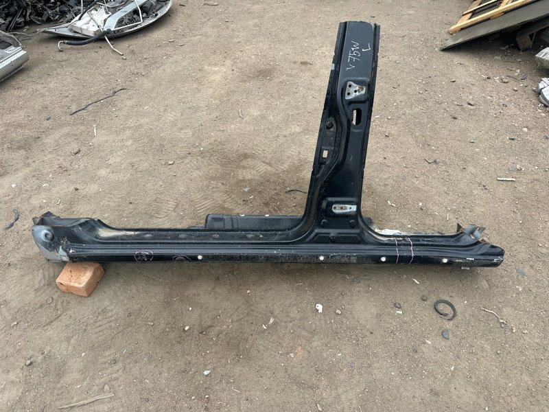 Порог кузова MITSUBISHI PAJERO V75W 6G74 2002 левый (б/у)