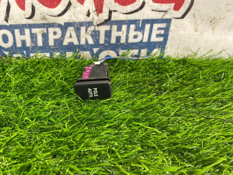 Кнопка управления антенной TOYOTA PRIUS NHW20 1NZ-FXE (б/у)