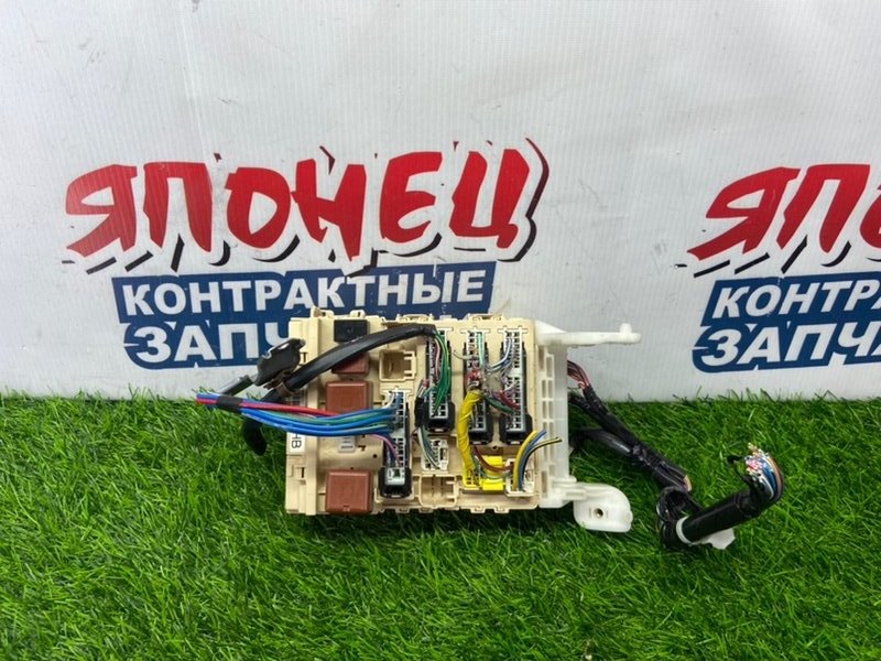 Блок предохранителей салона TOYOTA ALPHARD MNH15 1MZ-FE (б/у)