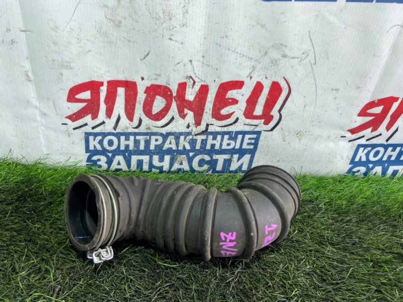 Патрубок воздушного фильтра TOYOTA WISH ZNE10 1ZZ-FE (б/у)