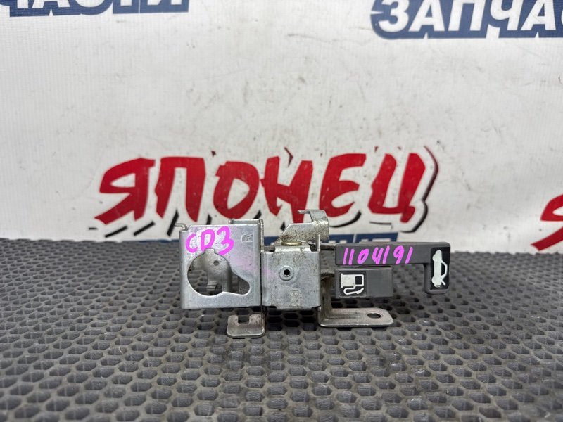Ручка открывания бензобака HONDA ACCORD CD3 F18B (б/у)
