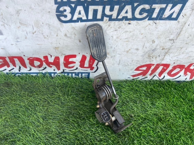 Педаль газа TOYOTA ESTIMA AHR10 2AZ-FXE (б/у)