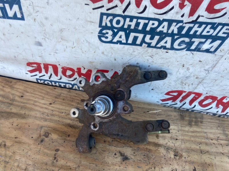 Цапфа HONDA STEPWGN RF1 B20B задняя правая (б/у)
