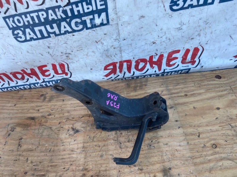 Кронштейн опоры двигателя HONDA ODYSSEY RA6 F23A задний (б/у)
