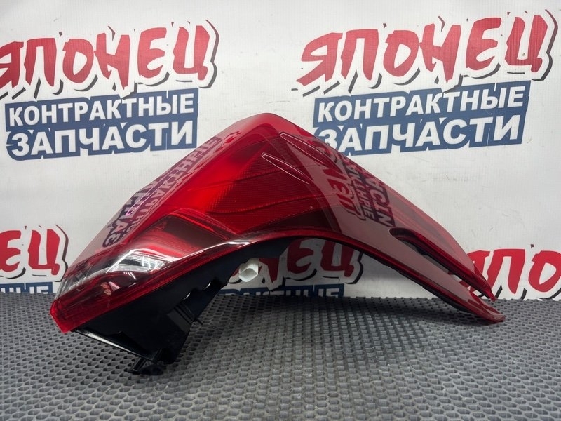 Накладка на порог TOYOTA ALPHARD AYH30W 2AR-FXE 2020 задняя правая (б/у)
