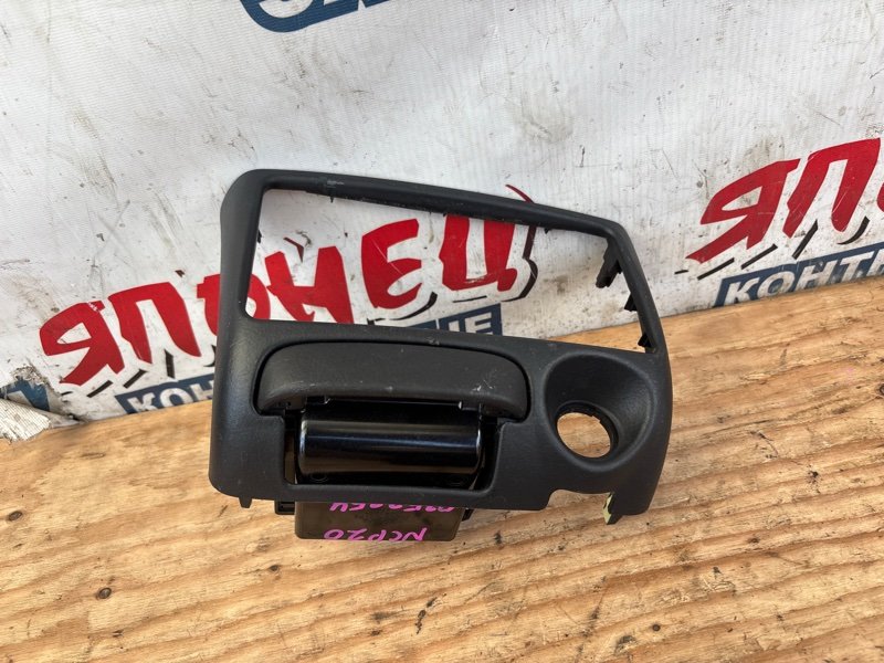 Консоль магнитофона TOYOTA FUNCARGO NCP20 2NZ-FE (б/у)