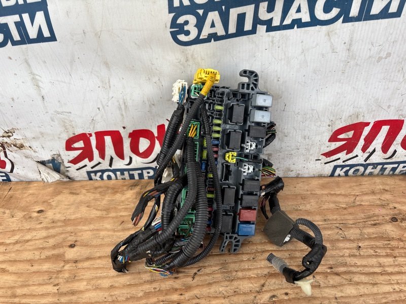 Блок предохранителей салона HONDA FIT GD1 L13A (б/у)