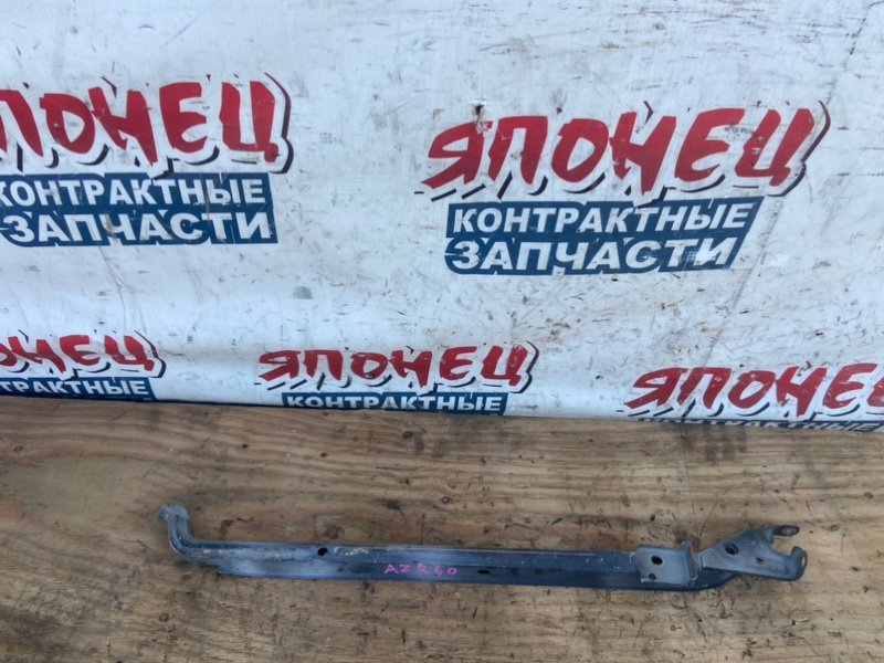 Планка замка капота TOYOTA NOAH AZR60 1AZ-FSE (б/у)