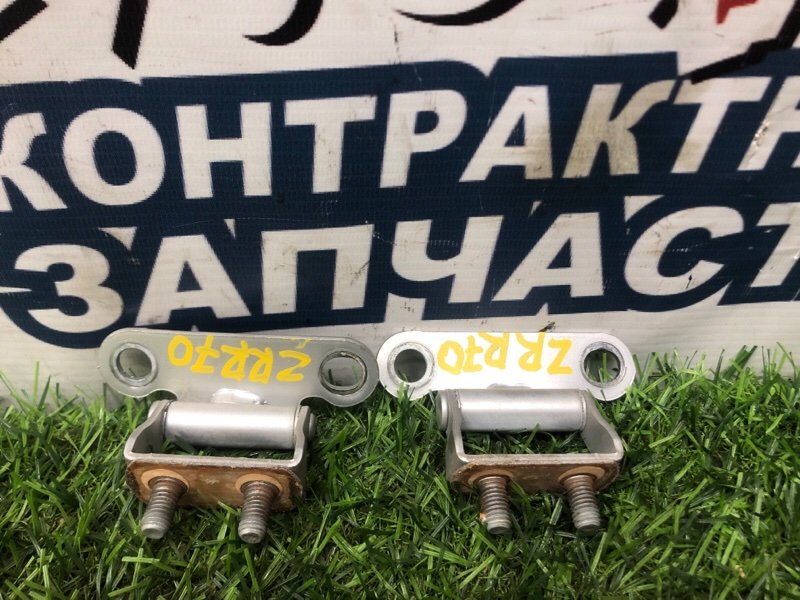 Петля двери багажника TOYOTA HOAH ZRR70 3ZR-FAE (б/у)