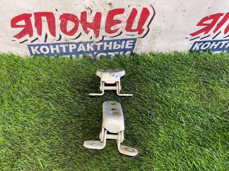 Петля двери TOYOTA COROLLA FIELDER ZZE123 2ZZ-GE передняя правая (б/у)