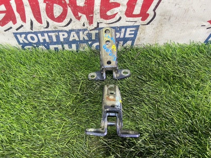 Петля двери MITSUBISHI OUTLANDER CW5W 4B12 передняя левая (б/у)