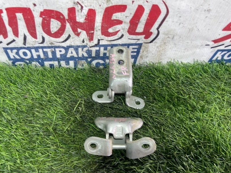 Петля двери TOYOTA AURIS NZE154 1NZ-FE передняя правая (б/у)