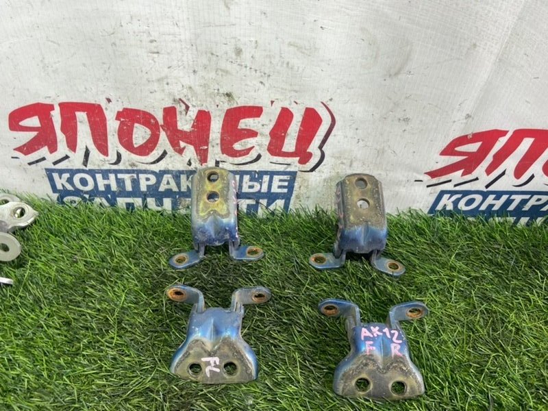 Петля двери NISSAN MARCH AK12 CR12DE передняя (б/у)