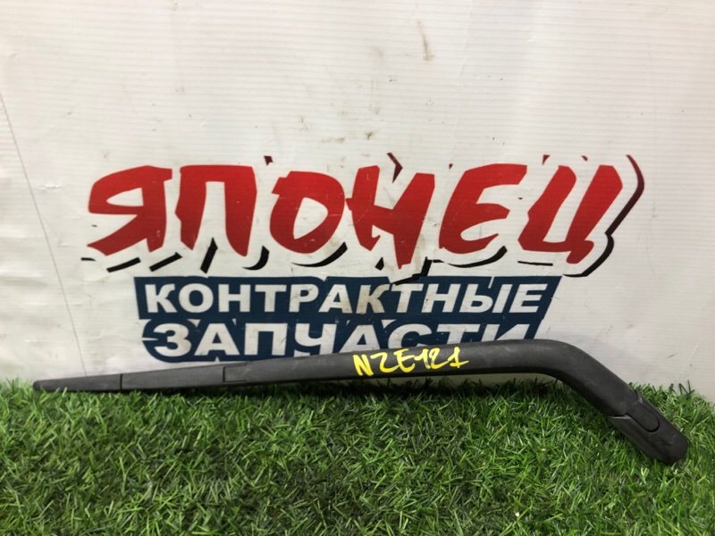 Дворник двери багажника TOYOTA COROLLA  SPACIO NZE121 1NZ-FE 2001 (б/у)