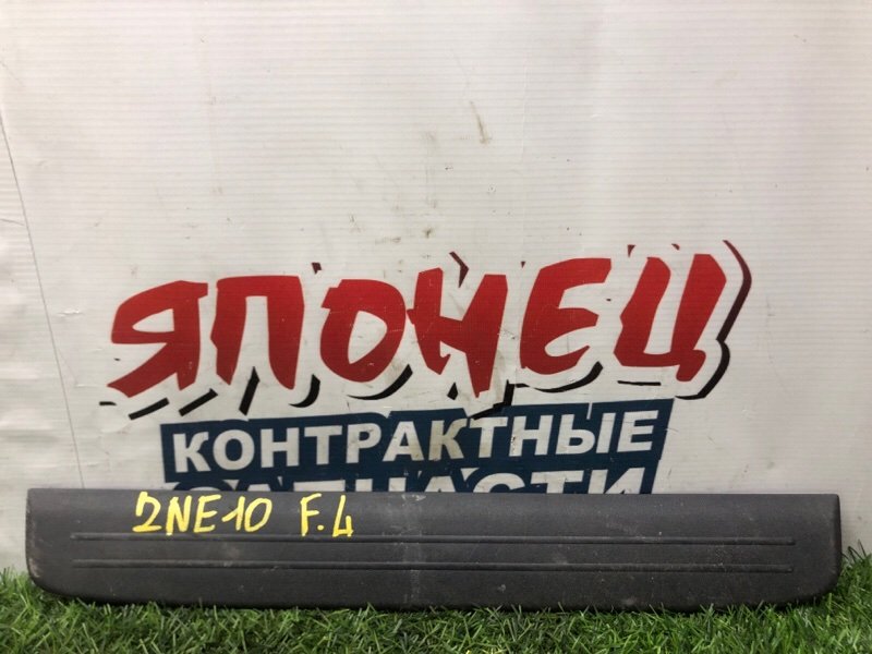 Накладка на порог TOYOTA WISH ZNE10 1ZZ-FE 2006 передняя левая (б/у)