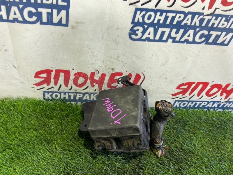 Блок предохранителей под капот SUZUKI ESCUDO TD94W H27A (б/у)