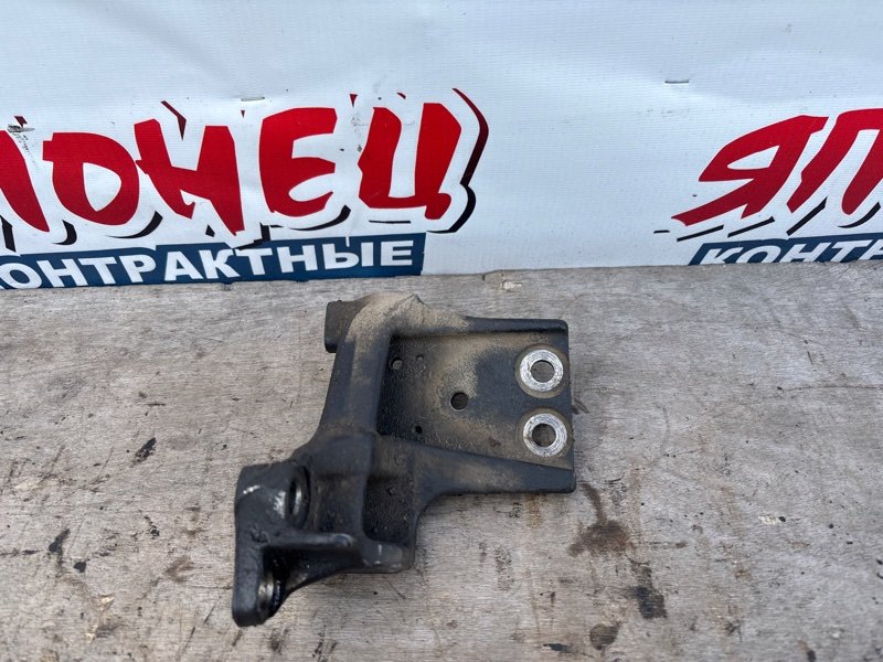 Кронштейн опоры двигателя TOYOTA COROLLA EE111 4E-FE правый (б/у)
