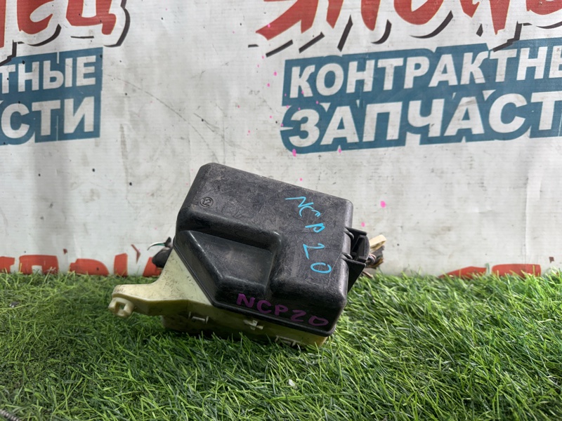 Блок предохранителей под капот TOYOTA FUNCARGO NCP20 2NZ-FE (б/у)