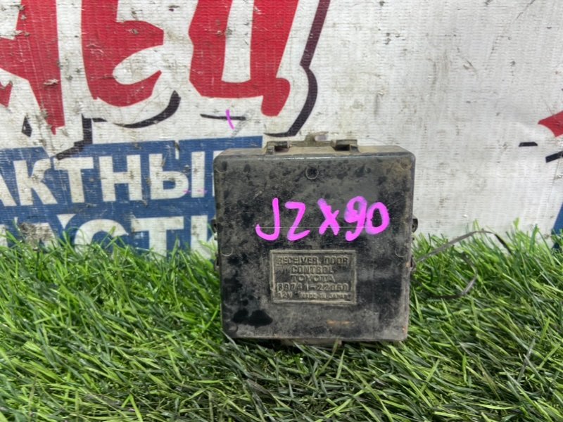 Блок управления дверьми TOYOTA MARK II JZX90 1JZ-GE (б/у)