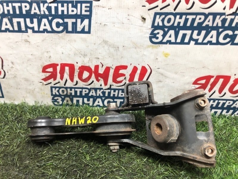Подушка двигателя TOYOTA PRIUS NHW20 1NZ-FXE 2004 левая (б/у)