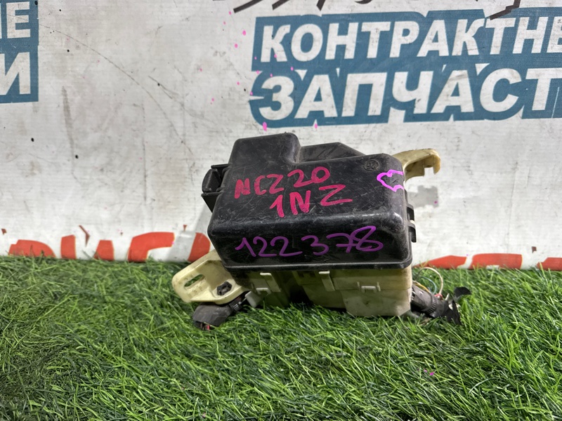 Блок предохранителей под капот TOYOTA RAUM NCZ20 1NZ-FE (б/у)