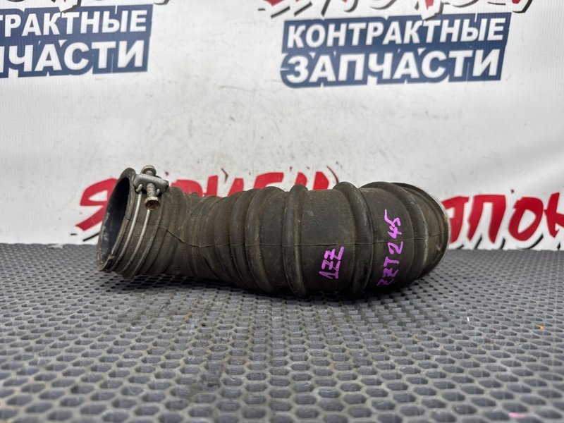 Патрубок воздушного фильтра TOYOTA ALLION ZZT245 1ZZ-FE 2004 (б/у)