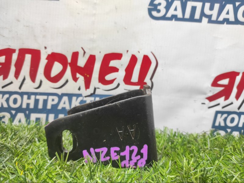 Кронштейн опоры двигателя TOYOTA COROLLA  RUNX NZE121 1NZ-FE 2002 передний (б/у)