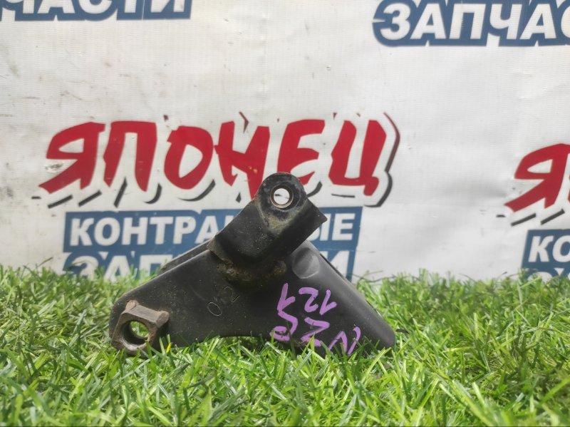 Кронштейн опоры двигателя TOYOTA COROLLA SPACIO NZE121 1NZ-FE 2001 задний (б/у)