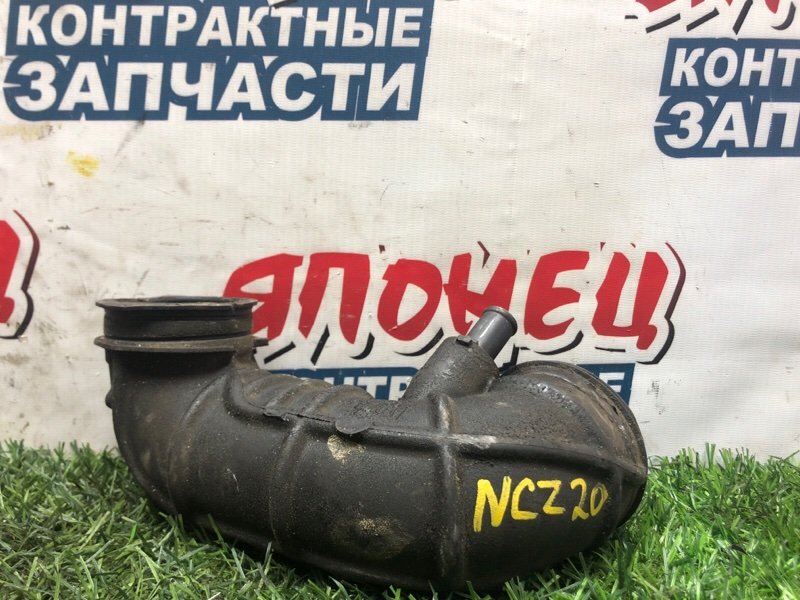 Патрубок воздушного фильтра TOYOTA RAUM NCZ20 1NZ-FE 2006 (б/у)