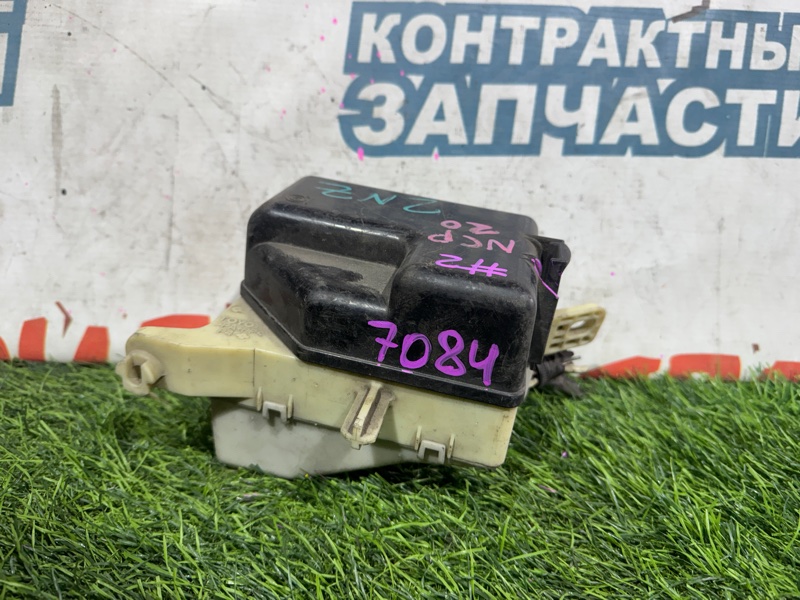 Блок предохранителей под капот TOYOTA FUNCARGO NCP20 2NZ-FE (б/у)