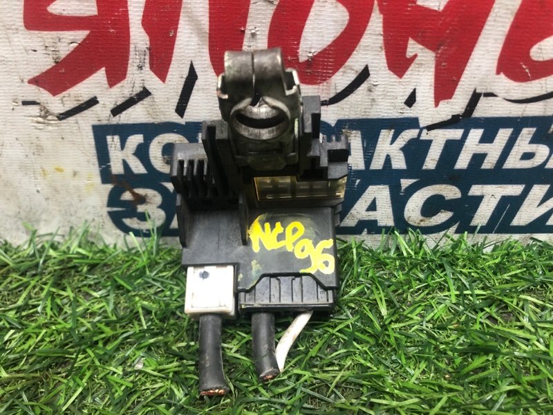 Блок предохранителей аккумулятора TOYOTA BELTA NCP96 2NZ-FE 2005 (б/у)