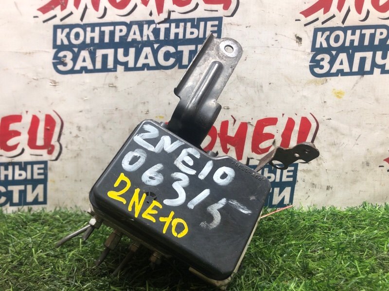 Блок abs TOYOTA WISH ZNE10 1ZZ-FE 2006 (б/у)