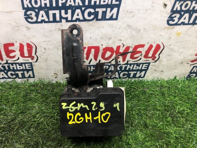 Блок abs TOYOTA ISIS ZGM10 2ZR-FAE 2011 (б/у)