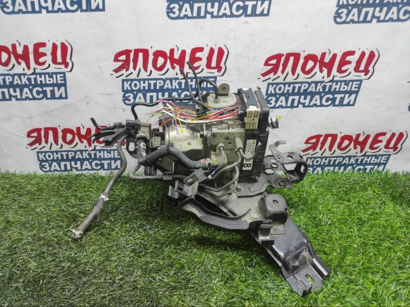 Блок abs TOYOTA PRIUS NHW20 1NZ-FXE 2004 (б/у)