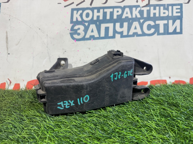 Блок предохранителей под капот TOYOTA MARK II JZX110 1JZ-GTE (б/у)
